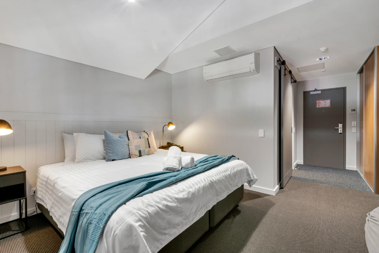 Gawler Arms Hotel Accommodation Small Family